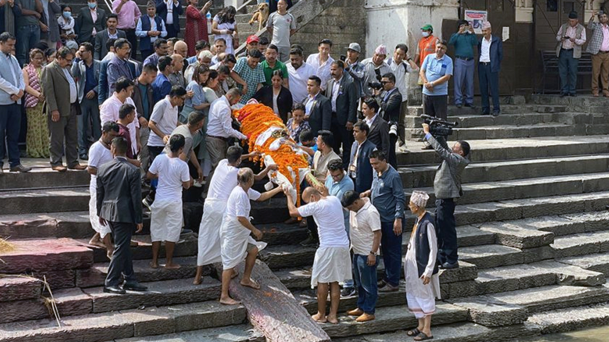 दाहालको पार्थिव शरीर अन्त्येष्टिका लागि आर्यघाटमा